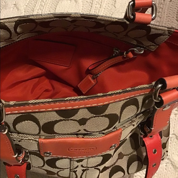 Coach Handbags - COACH PURSE - EXCELLENT CONDITION!